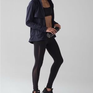Lululemon Smooth Stride Tight
Black 27inch length